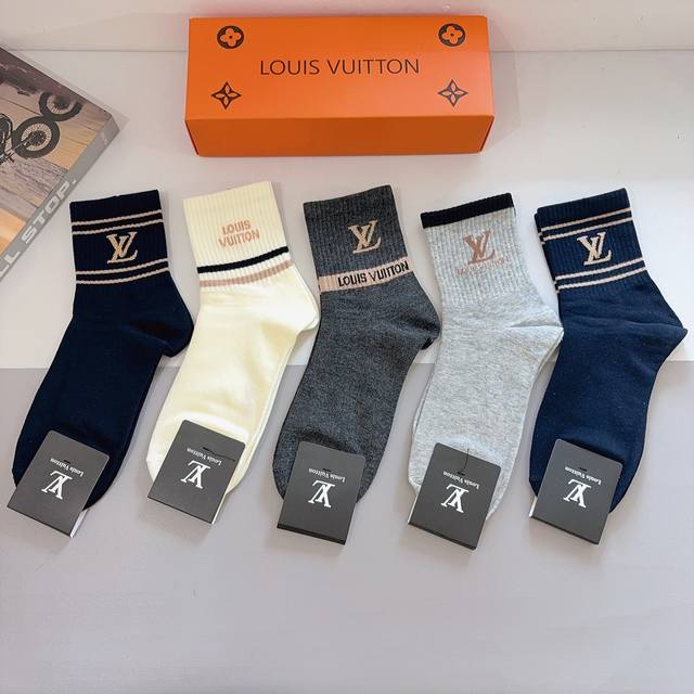 Comes with 5 pairs of Lv Louis Vuitton's super popular men's mid-calf socks, ma