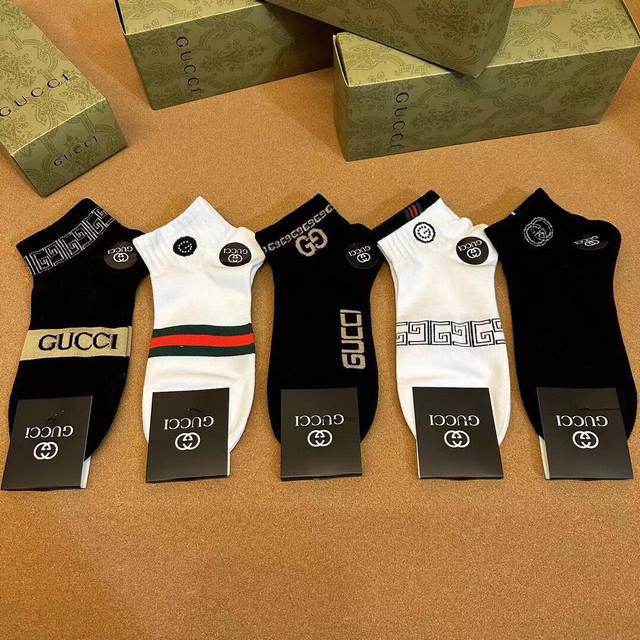 Special Gucci Gucci men's new socks, one box of five pairs of G counter synchron