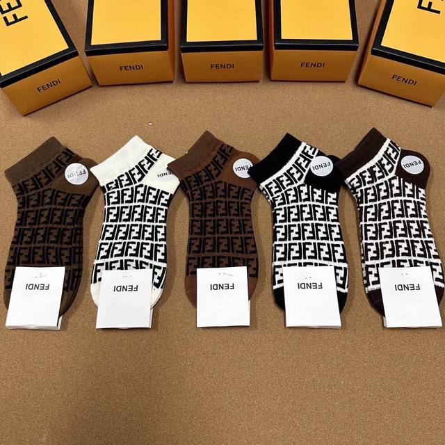 Special Fendi Ff new socks, one box of five pairs, jacquard classic double F log