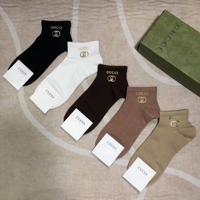 Special Gucci women's socks, five pairs per box, made of pure cotton, soft, comf