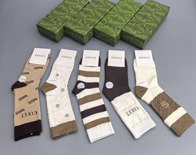 Special packaging Gucci's new mid-length tube-style stacked socks! Five pairs pe