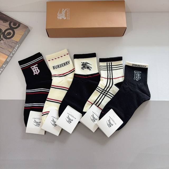 comes with a box of 5 pairs of Burberry classic letter logo mid-calf socks, per