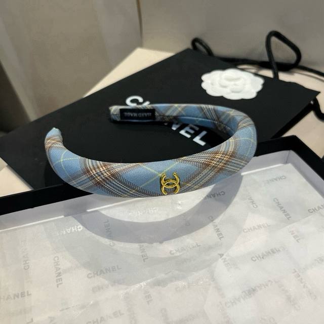 Chanel Chanel headband classic small Chanel headband