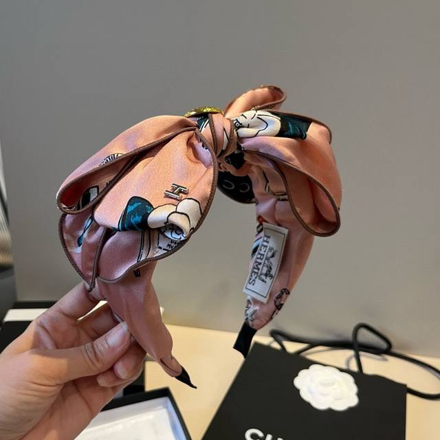 Hermes new bow floral headband