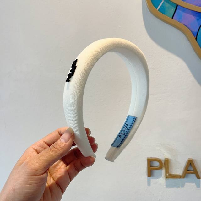 with packaging Prada Prada new trend letter headband headband temperament godde
