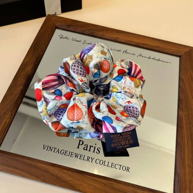 Lv Louis Vuitton hairband