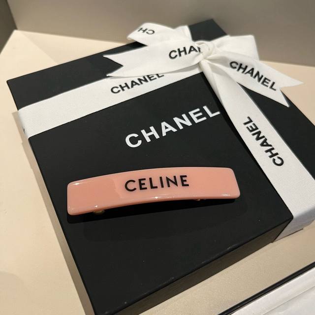 Celine hairpin