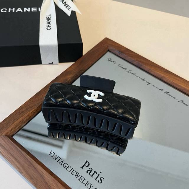 Chanel hairpin