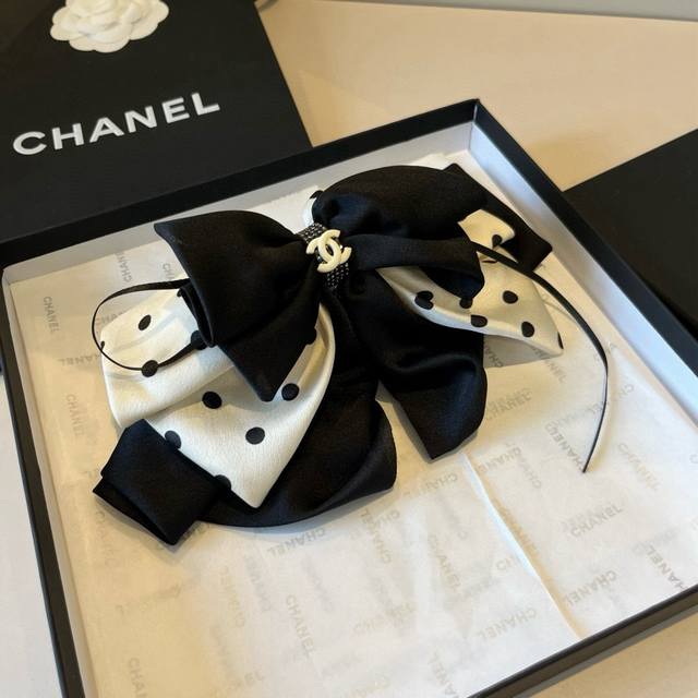 Chanel hairpin