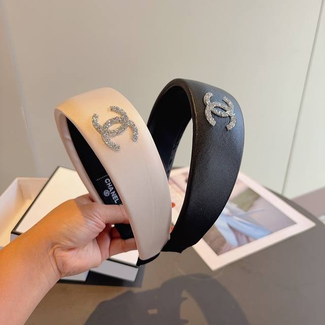 with packaging Chanel Chanel new satin wide-brimmed headband, retro headband, p