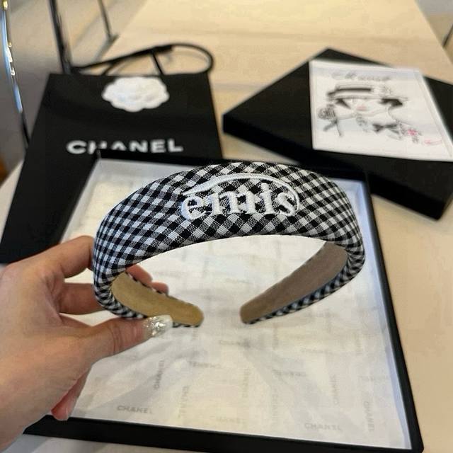 Emis trendy brand new headband