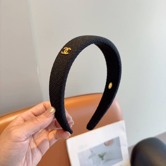 with packaging Chanel Chanel new small fragrance headband, retro headband, popu