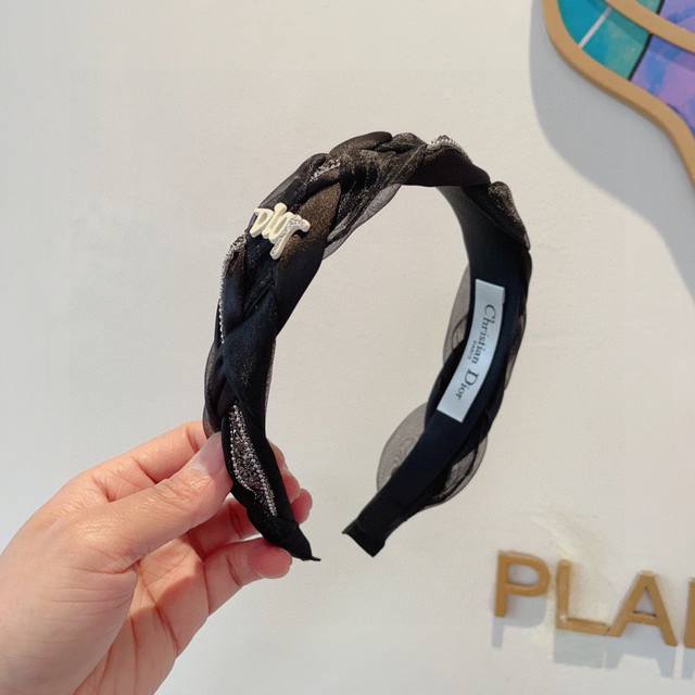 with packaging Dior Dior's hottest new headband, original counter goods, let yo