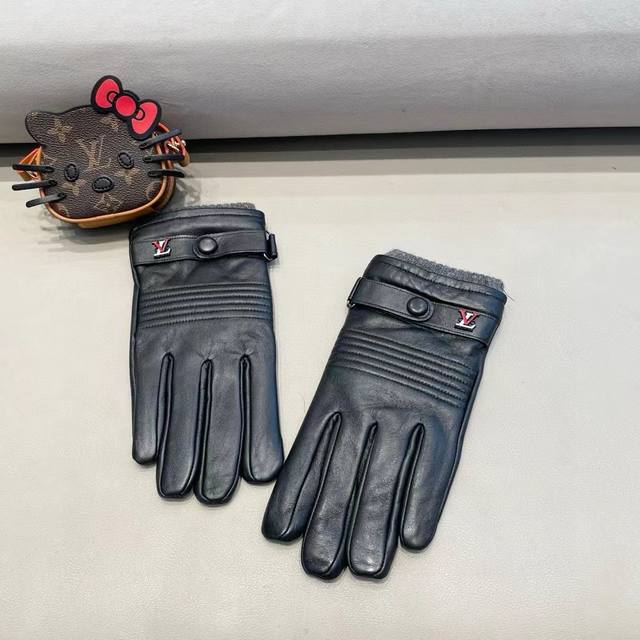 New exclusive first touch screen gloves men's gloves LV Louis Vuitton men's ori