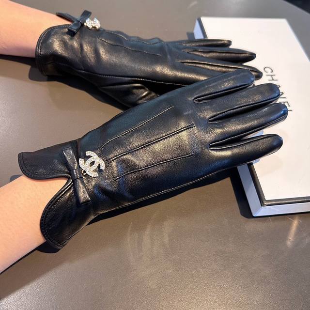 2025 new exclusive touch screen gloves Chanel original quality official website