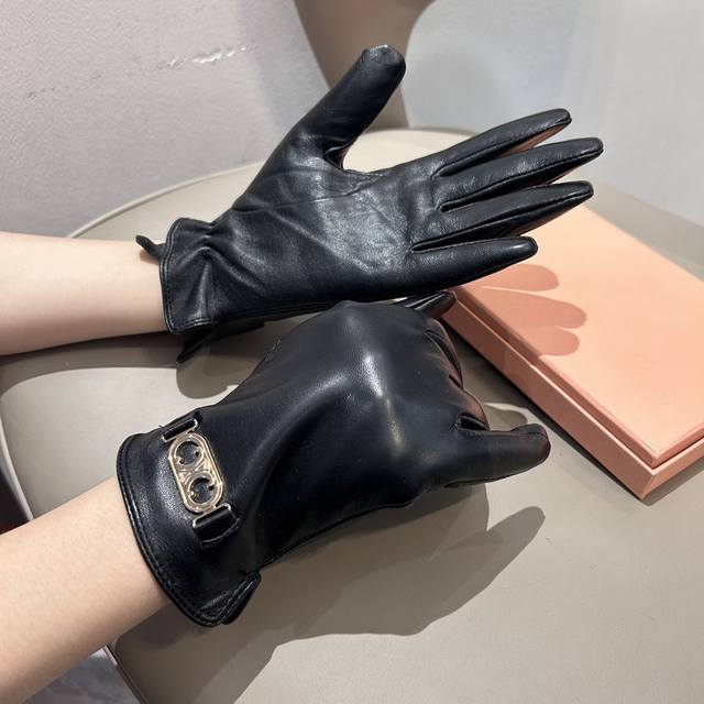 2025 new exclusive touchscreen gloves from Celine. Original quality, synchronize