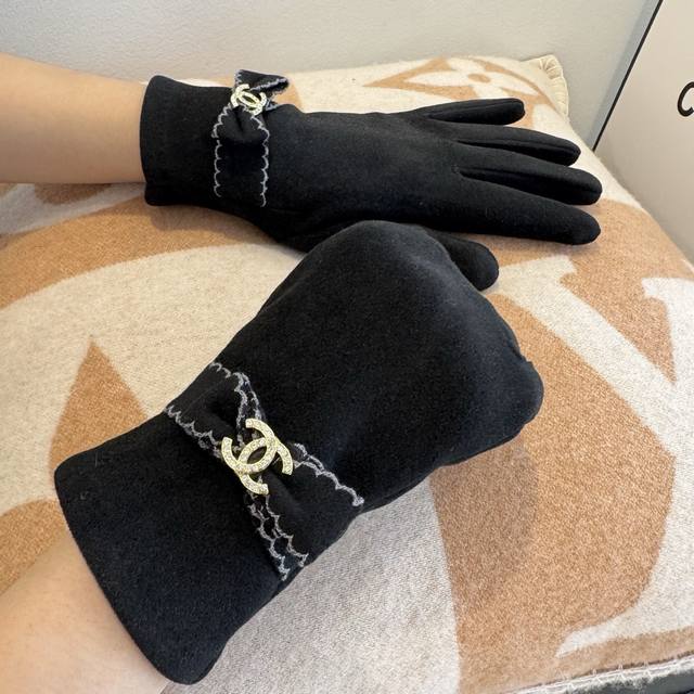 Chanel Chanel counter new wool gloves, fashionable gloves, autumn and winter war