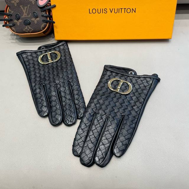 Dior Men's Gloves - European export quality, a truly cost-effective, high-end pr