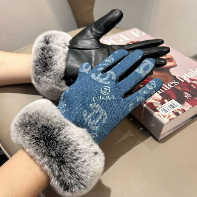 2025 Chanel new wool denim and sheepskin gloves, fashionable motorcycle gloves,