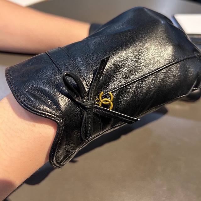 2025 new exclusive touch-screen gloves, Chanel original quality official website