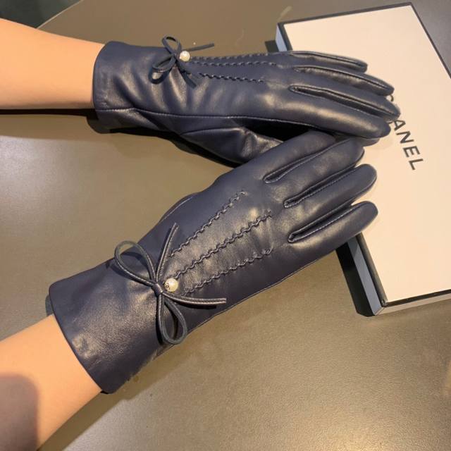 2025 new exclusive touch screen gloves Chanel original quality official website