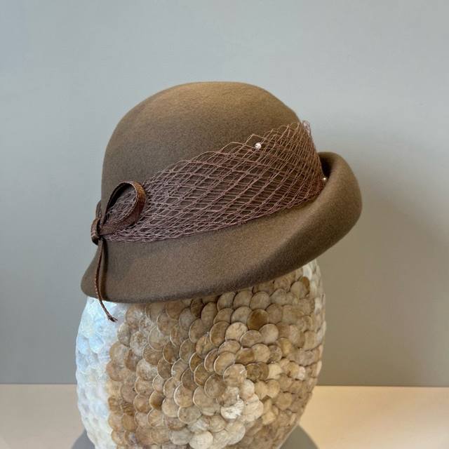 Khaki Dior new wool hat, beret, super goddess style, high-end custom hat, 100%