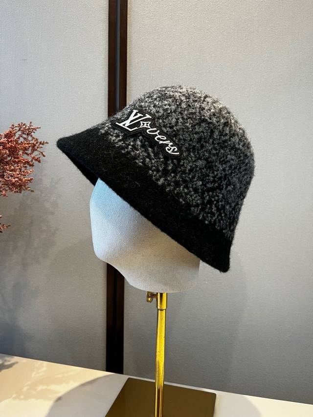 Lv Louis new wool bucket hat