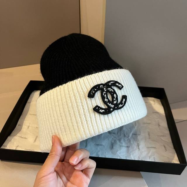 Chanel knitted beanie