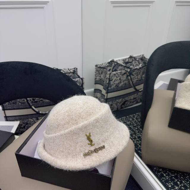 Ysl Temperament new basin hat The shape is very unique ~