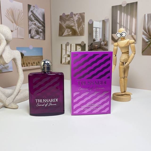High-end quality Trussardi Sound of Donna, 2018 Brand: Trussardi Perfumer: Emili