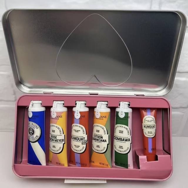 High-end quality with gift bag L'Occitane Kumquat Cedar 5+1 Set! Contains: Hand