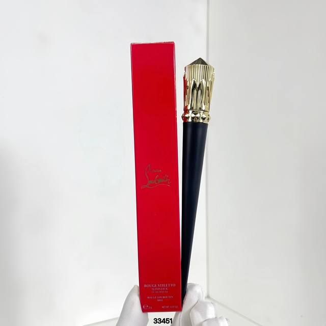 High-end quality lipstick with a slim tube! Color numbers: 545-001-157-288-013-