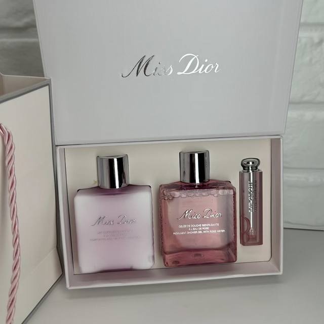 High-end quality with gift bag + Chinese Dior Spirit Joy three-piece set! Conta