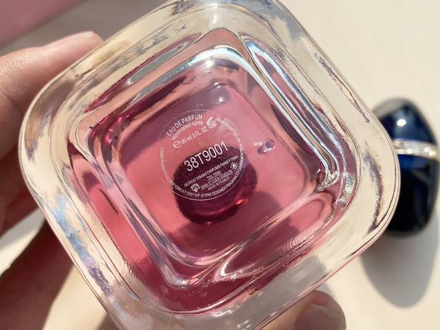 Original quality Armani's new fragrance: Freedom Without Borders! 90ml Free Girl