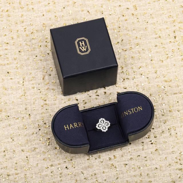 207955 We offer Loop rings, customizable with 18K real gold and real diamonds. W