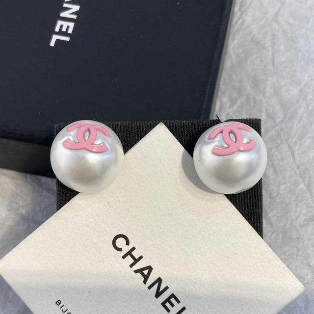 Xe0726 Chan L 25C Early Spring Half-round Double C Earrings Custom resins are ea