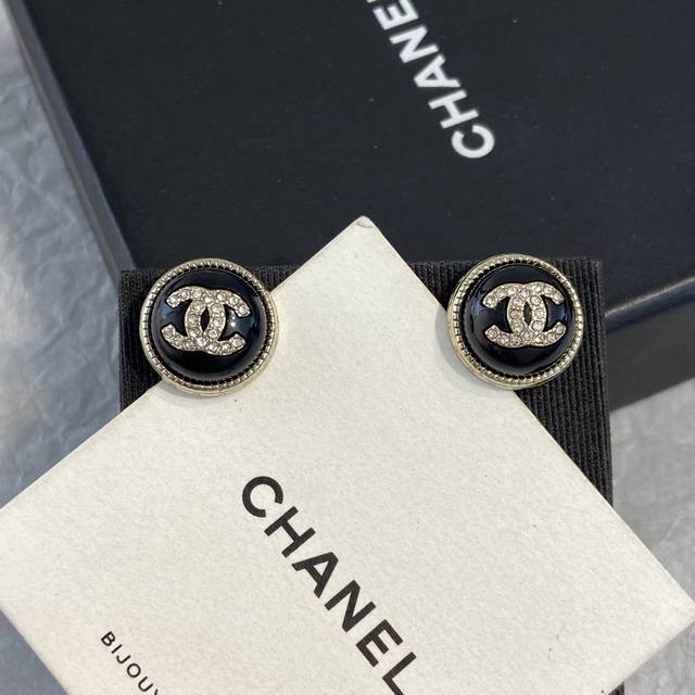 Xe479 Ch Nel Xianger 22p round button earrings classic must-have versatile everg