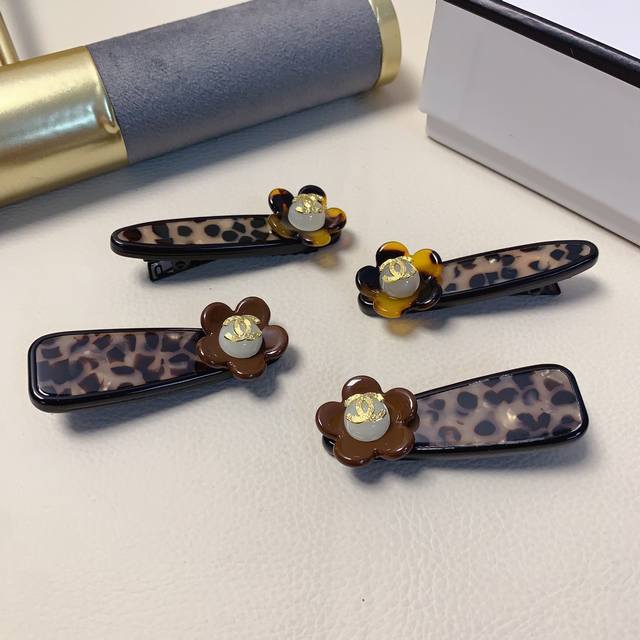 chanel Xiaoxiang Chanel hairpin acetate leopard print sunflower press clip edge