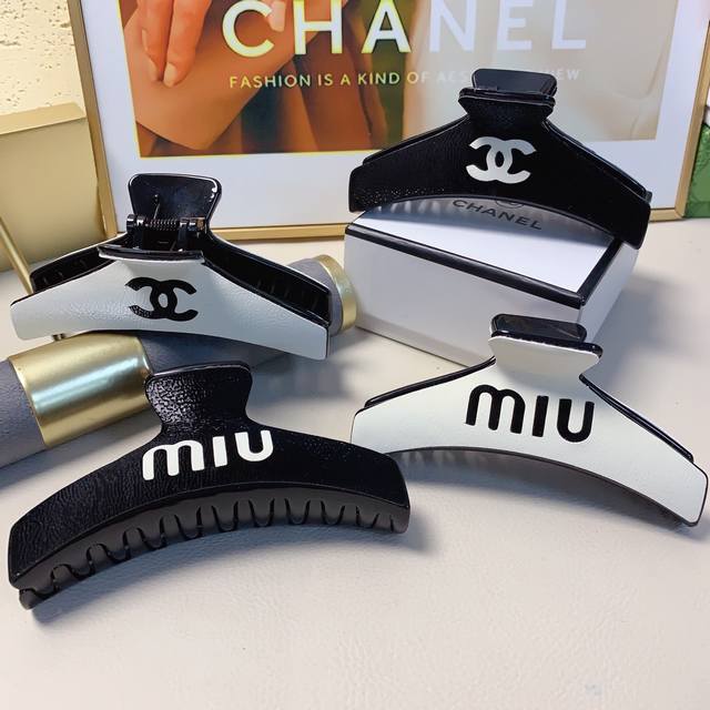 chanel Miumiu Miu Miu leather logo clip temperament versatile daily exquisite sm