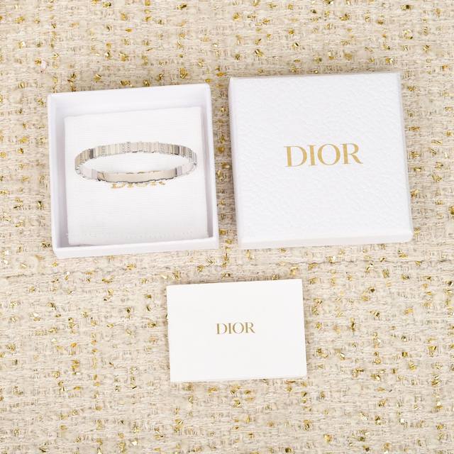 250248 We produce Gem bracelets, which can be customized with real gold and real