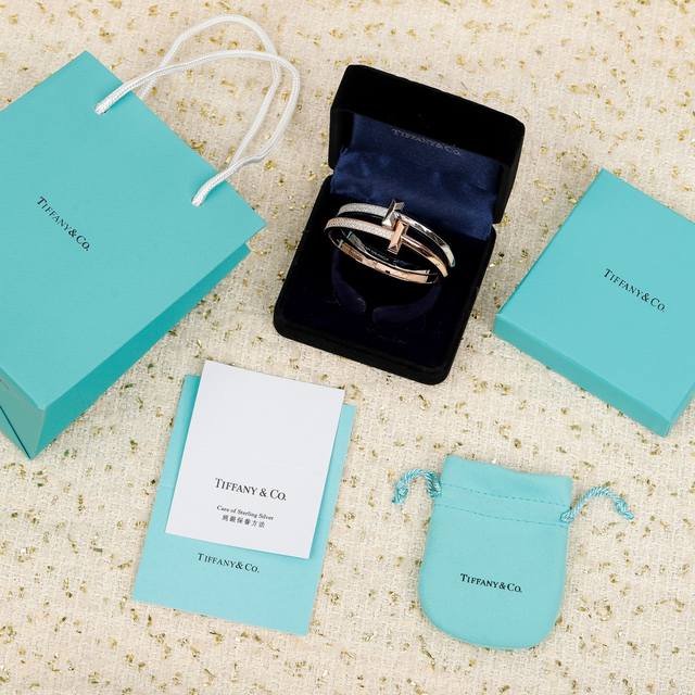 203126 We offer the T1 wide diamond bracelet, priced at over 155,000. Customizab