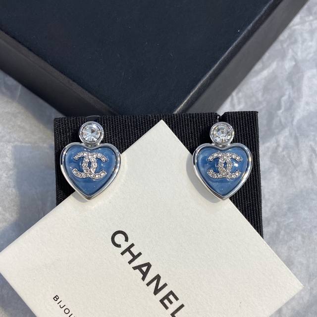 Xe0453 Chan L blue pink love double C earrings Customized resins are easy to scr