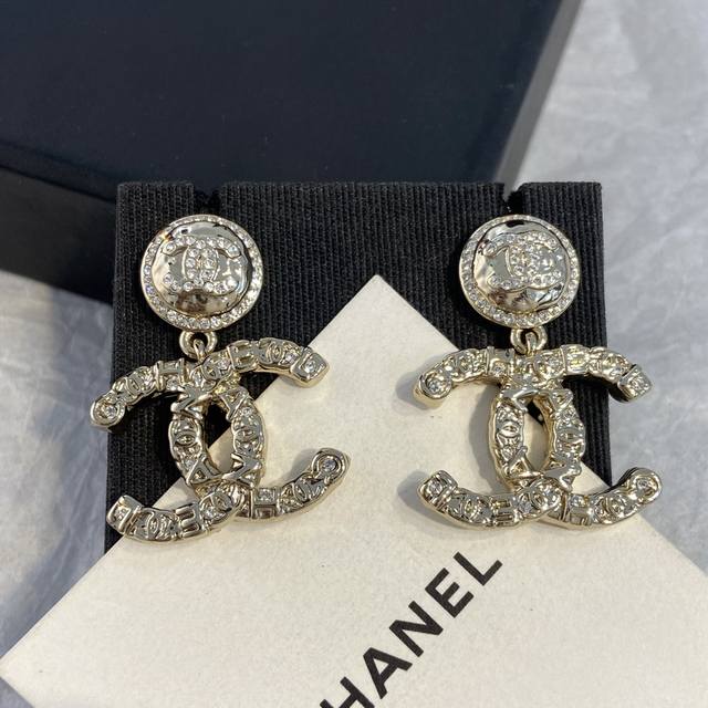 Xe197 Ch Nel Xiang'er embossed letter earringsWhen I got the real thing, I was c
