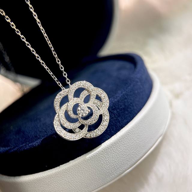 S0055 Camelia series large hollow camellia necklace, high-end 925 sterling silve