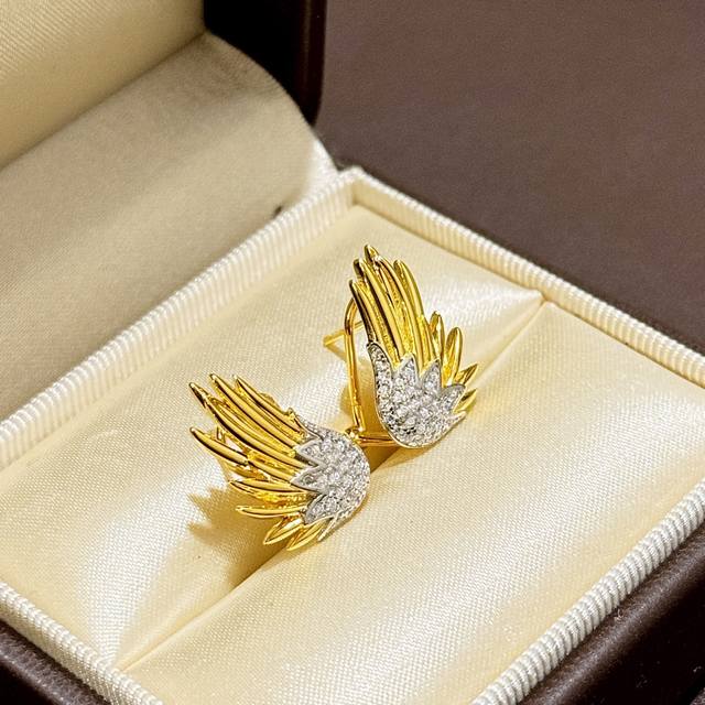 A6050 Luxury brand new two-tone feather wings full diamond earrings, the same st