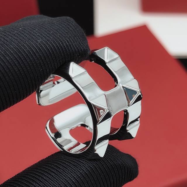 No. Vjz0023 Valenti*O latest silver rivet ring consistent Zp brass material