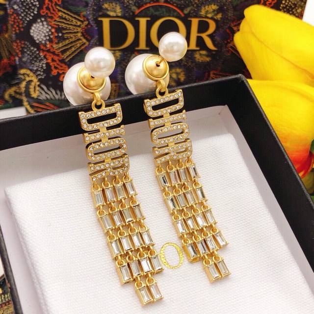 No.Ded0447 earrings Dior tassel large and small pearl earrings with diamond crys