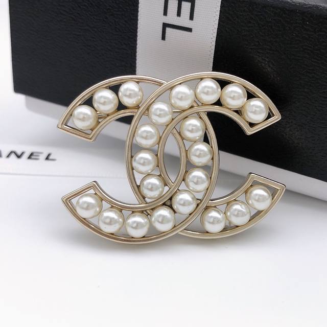 No.Xxz0111 Hollow all-pearl brooch The one with more pearls from Xiangjia must b