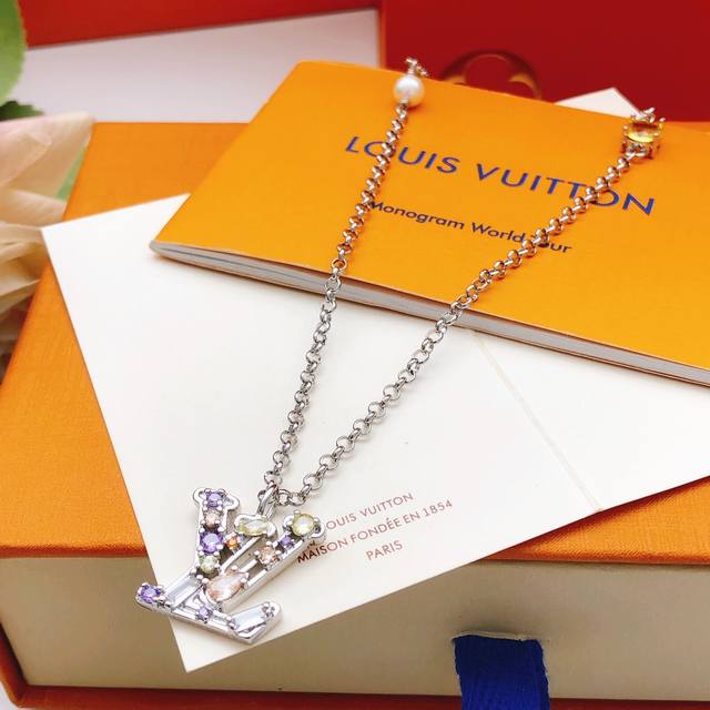 No. Lxl0272 Lv* Latest color diamond necklace consistent Zp brass material