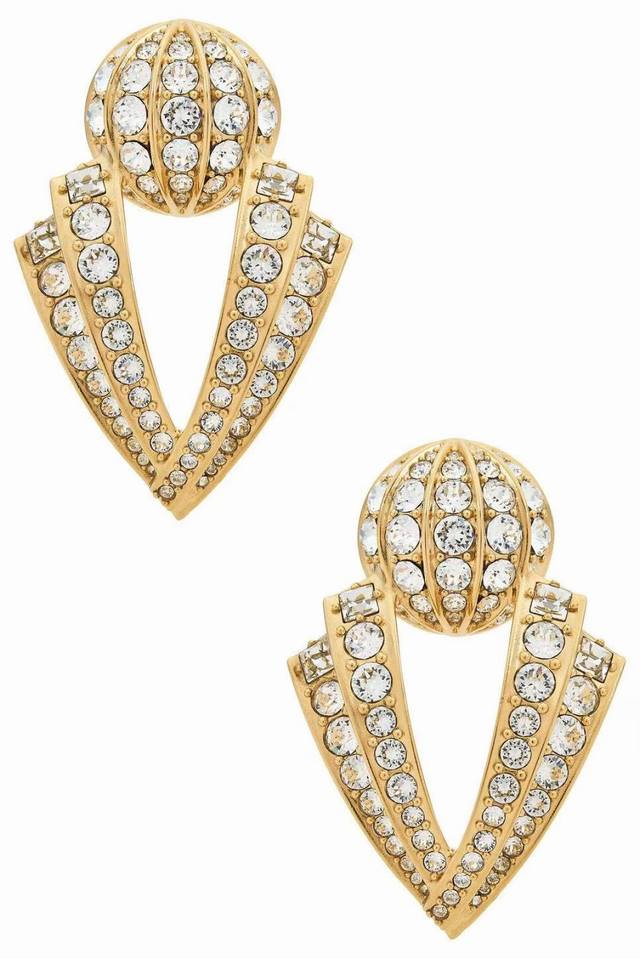 Valentino's new round V-shaped diamond earrings are a hot new arrival online. Si